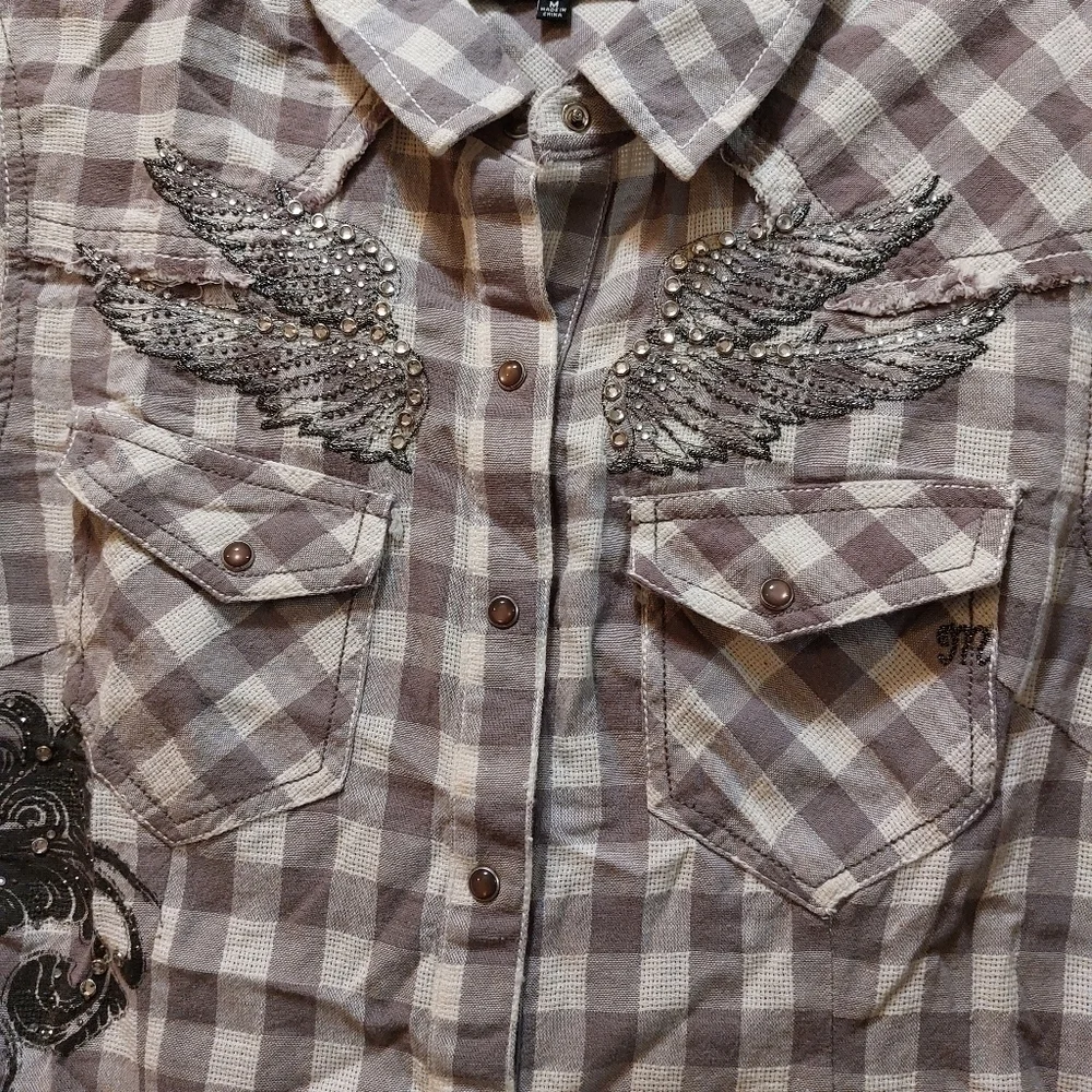 Miss Me Ladies Short Sleeve Western Snap Front Top- size M - Picture 4 of 4